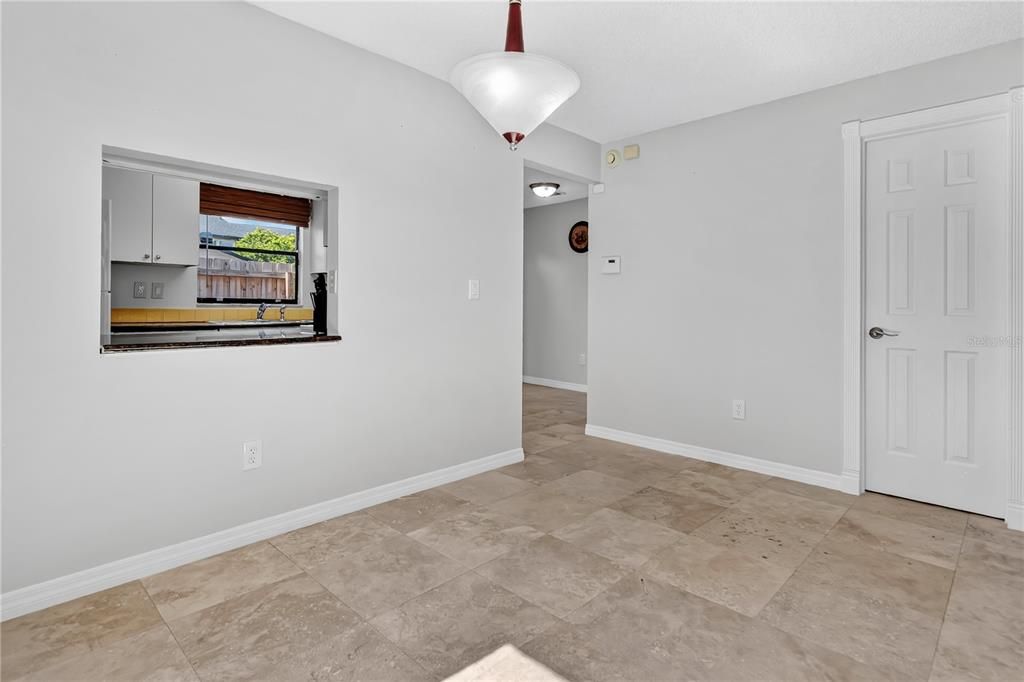 For Sale: $204,900 (2 beds, 2 baths, 1266 Square Feet)