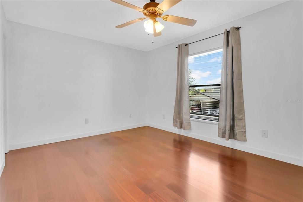 For Sale: $204,900 (2 beds, 2 baths, 1266 Square Feet)