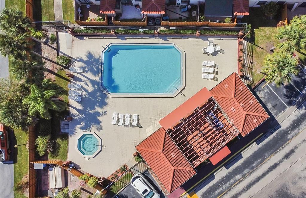 For Sale: $204,900 (2 beds, 2 baths, 1266 Square Feet)