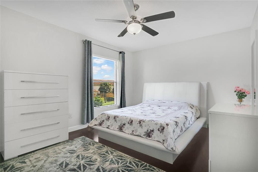 For Sale: $204,900 (2 beds, 2 baths, 1266 Square Feet)