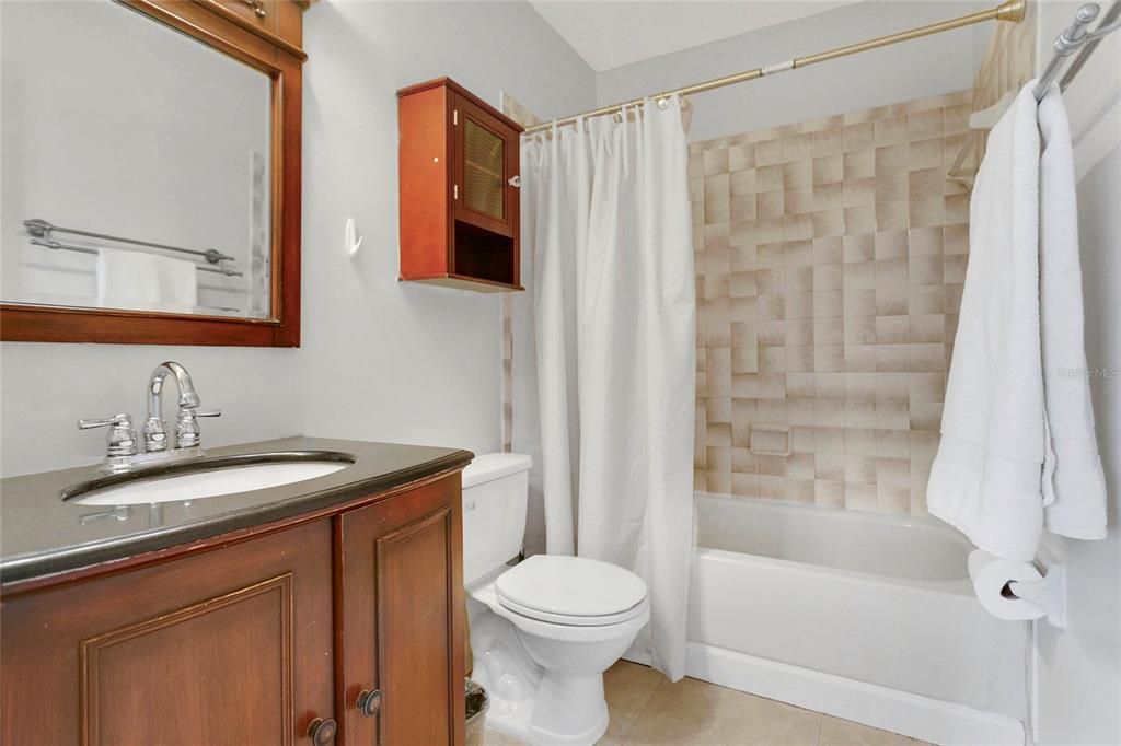 For Sale: $204,900 (2 beds, 2 baths, 1266 Square Feet)