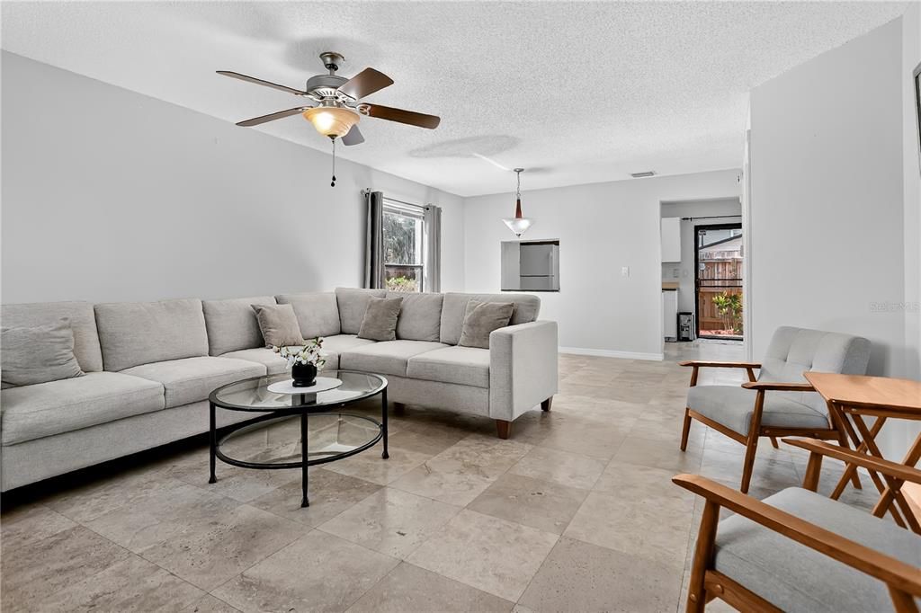 For Sale: $204,900 (2 beds, 2 baths, 1266 Square Feet)