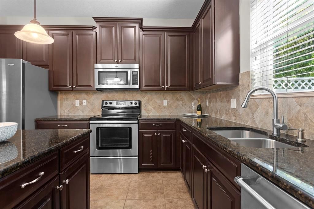 待售: $495,000 (3 贝兹, 2 浴室, 2230 平方英尺)