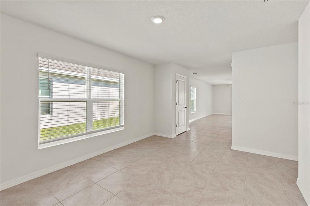 На продажу: $337,000 (3 спален, 2 ванн, 1504 Квадратных фут)