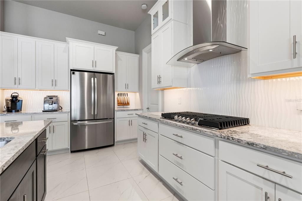 For Sale: $749,900 (3 beds, 3 baths, 2246 Square Feet)