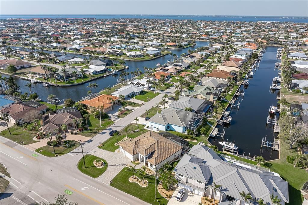 For Sale: $749,900 (3 beds, 3 baths, 2246 Square Feet)