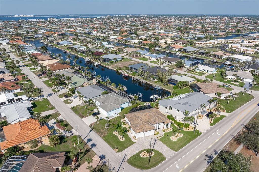 For Sale: $749,900 (3 beds, 3 baths, 2246 Square Feet)