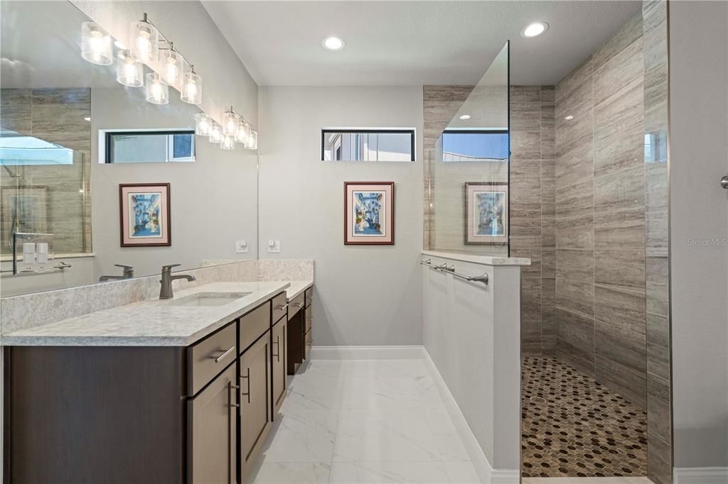 For Sale: $749,900 (3 beds, 3 baths, 2246 Square Feet)