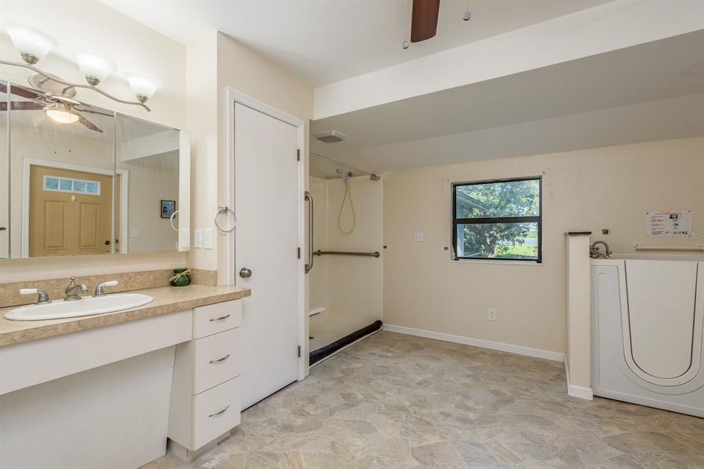 待售: $779,000 (5 贝兹, 4 浴室, 3347 平方英尺)