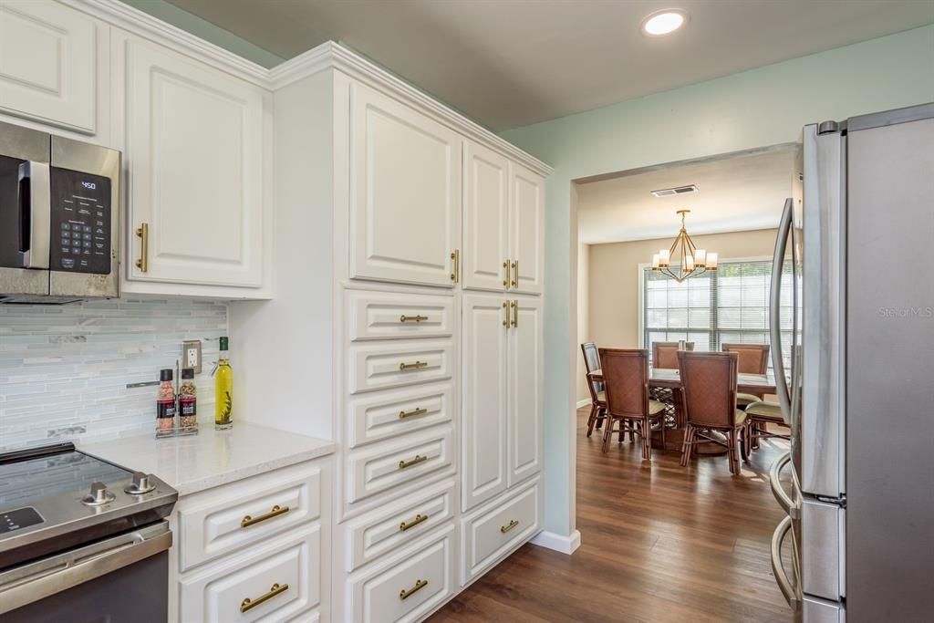 待售: $779,000 (5 贝兹, 4 浴室, 3347 平方英尺)