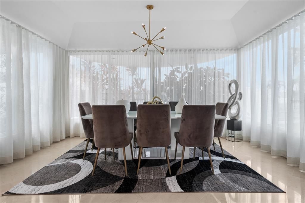 En Venta: $1,495,000 (5 camas, 5 baños, 3733 Pies cuadrados)