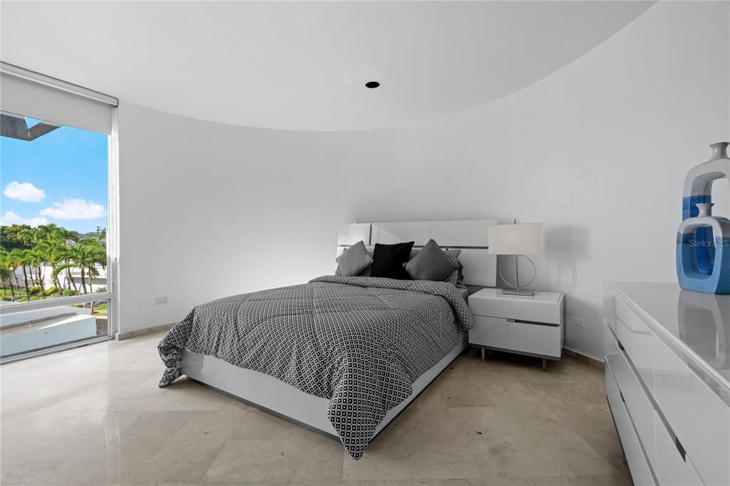 En Venta: $1,495,000 (5 camas, 5 baños, 3733 Pies cuadrados)