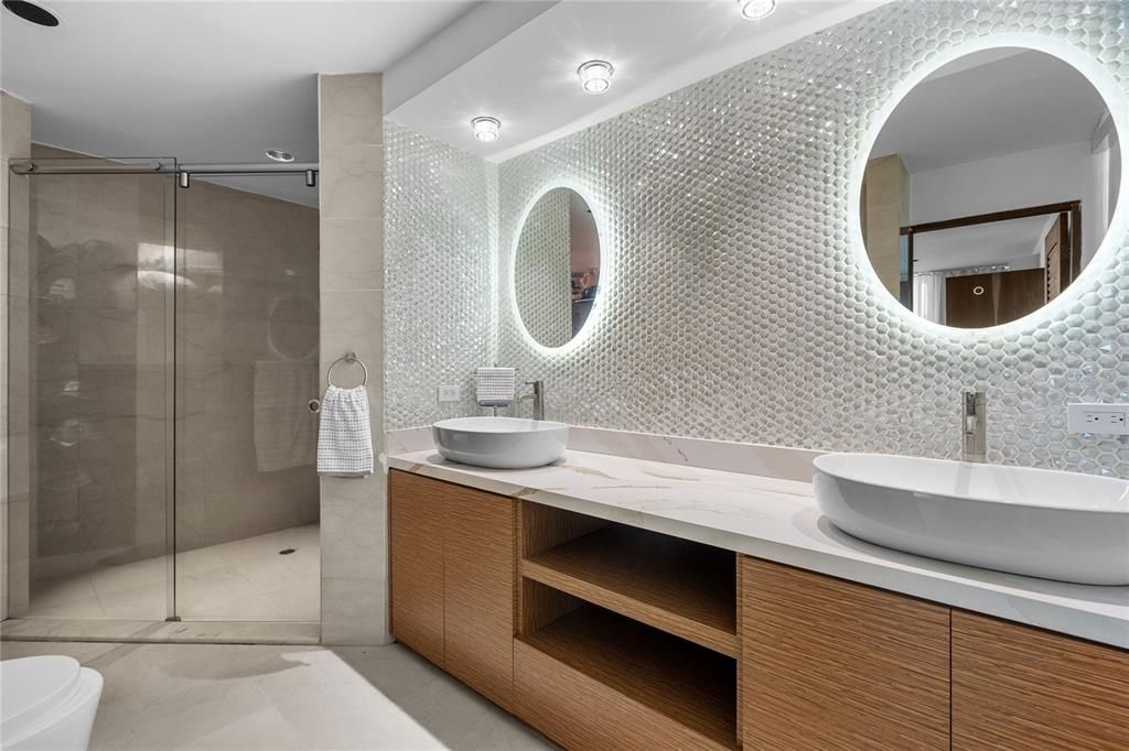 En Venta: $1,495,000 (5 camas, 5 baños, 3733 Pies cuadrados)