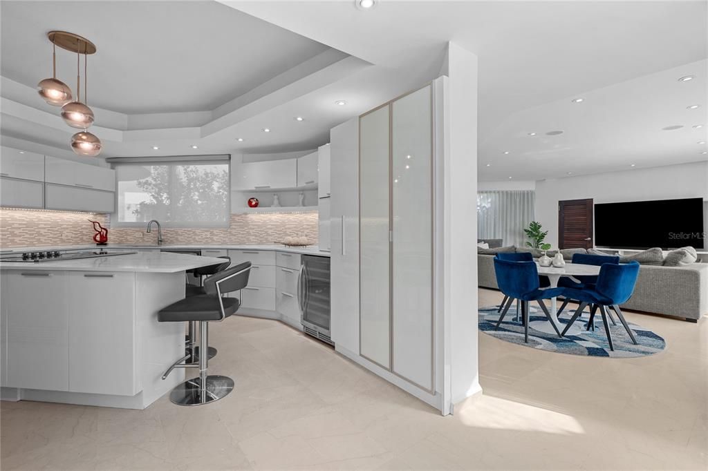 En Venta: $1,495,000 (5 camas, 5 baños, 3733 Pies cuadrados)