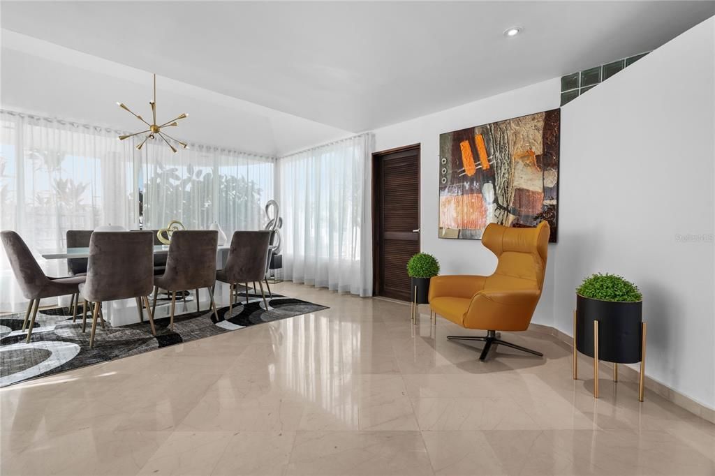 En Venta: $1,495,000 (5 camas, 5 baños, 3733 Pies cuadrados)