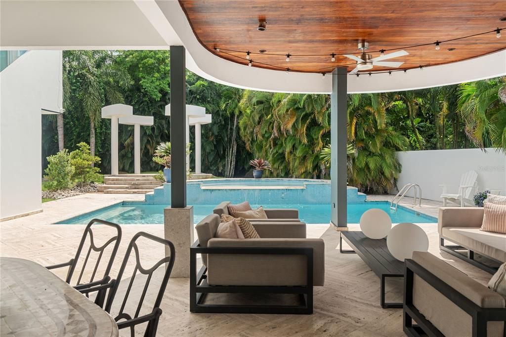 En Venta: $1,495,000 (5 camas, 5 baños, 3733 Pies cuadrados)