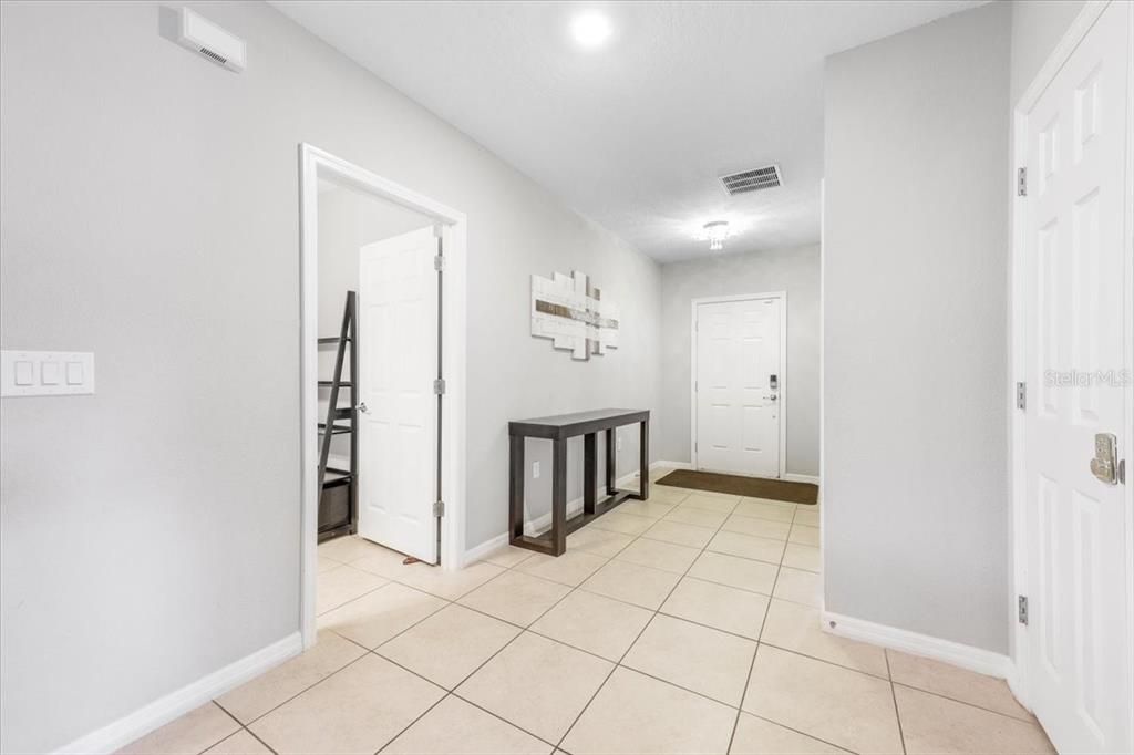 For Rent: $3,100 (6 beds, 4 baths, 3518 Square Feet)