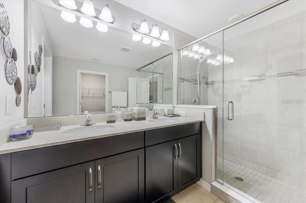 For Rent: $3,100 (6 beds, 4 baths, 3518 Square Feet)