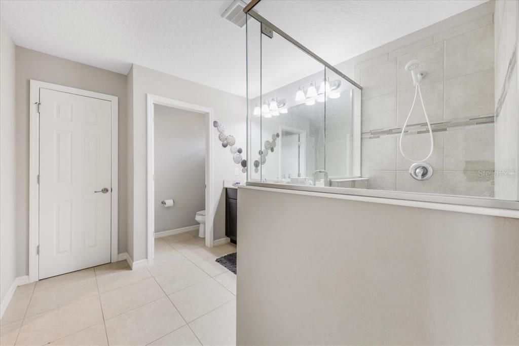 For Rent: $3,100 (6 beds, 4 baths, 3518 Square Feet)