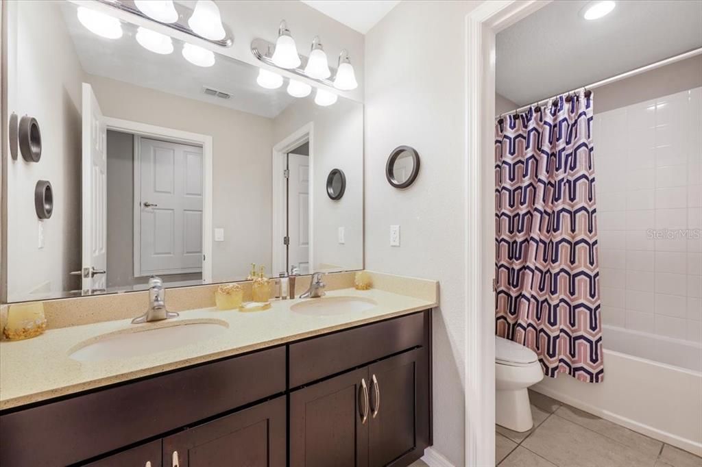 For Rent: $3,100 (6 beds, 4 baths, 3518 Square Feet)