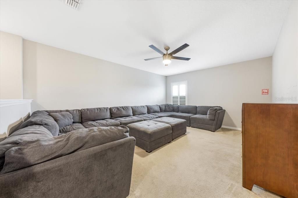 For Rent: $3,100 (6 beds, 4 baths, 3518 Square Feet)