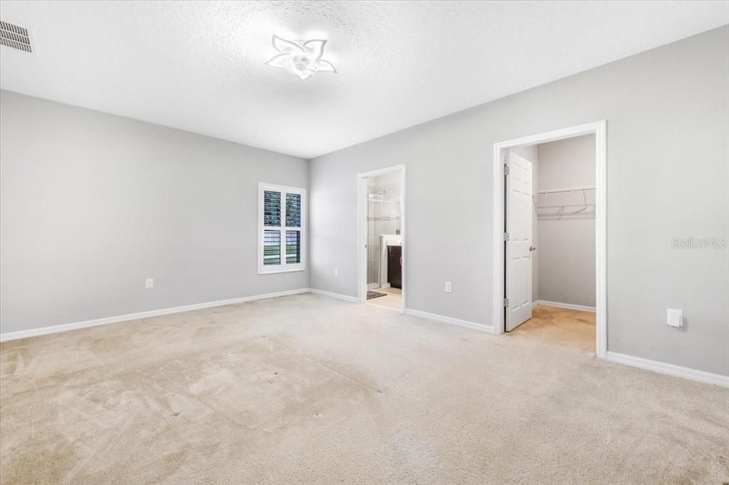 For Rent: $3,100 (6 beds, 4 baths, 3518 Square Feet)