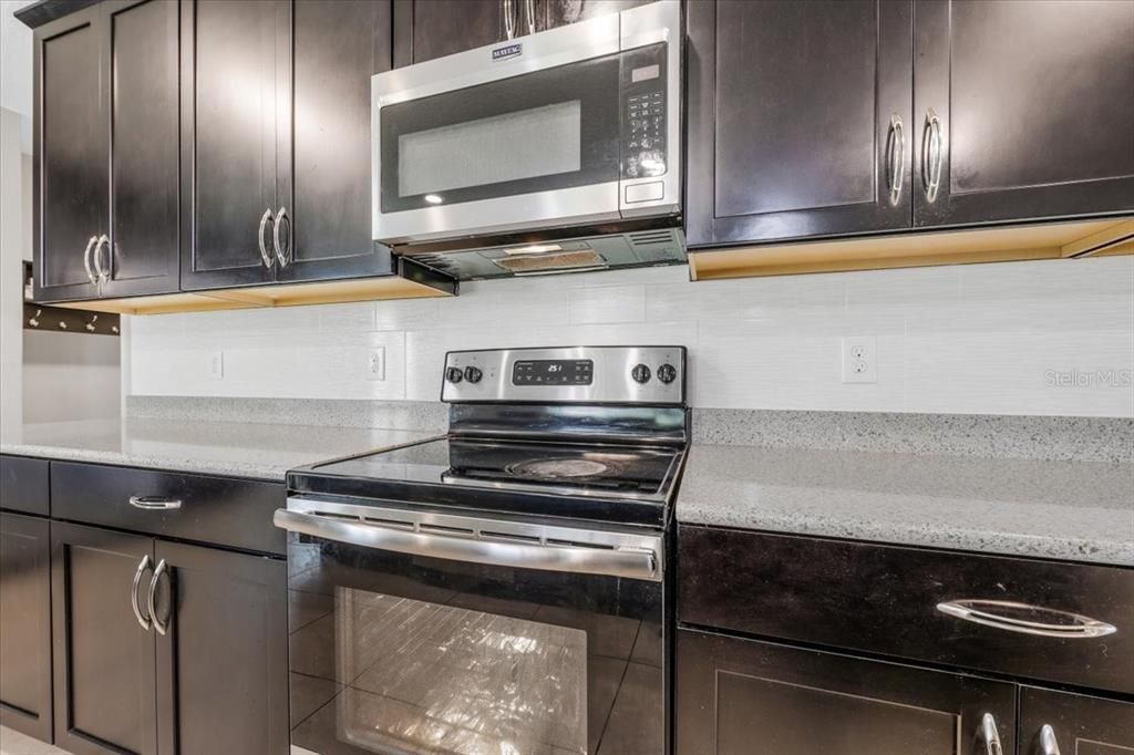 For Rent: $3,100 (6 beds, 4 baths, 3518 Square Feet)