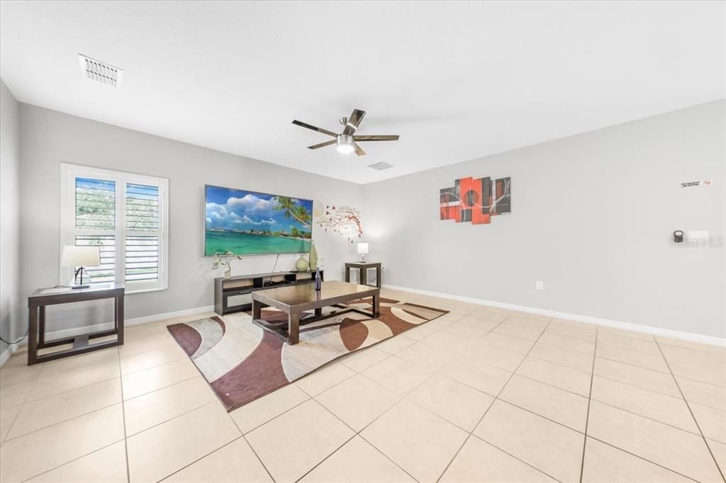 For Rent: $3,100 (6 beds, 4 baths, 3518 Square Feet)