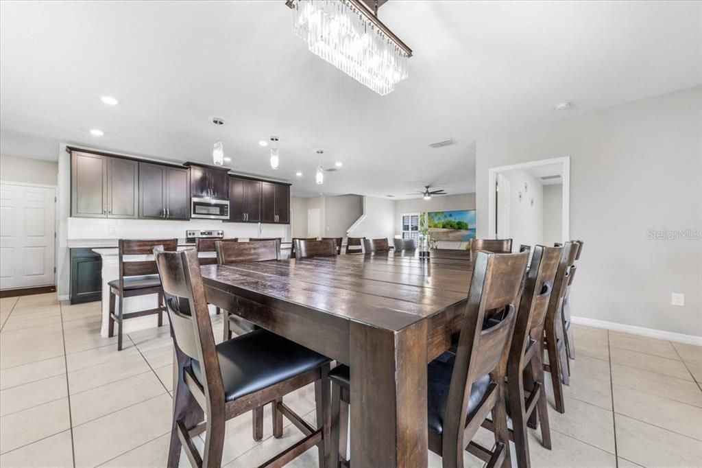 For Rent: $3,100 (6 beds, 4 baths, 3518 Square Feet)