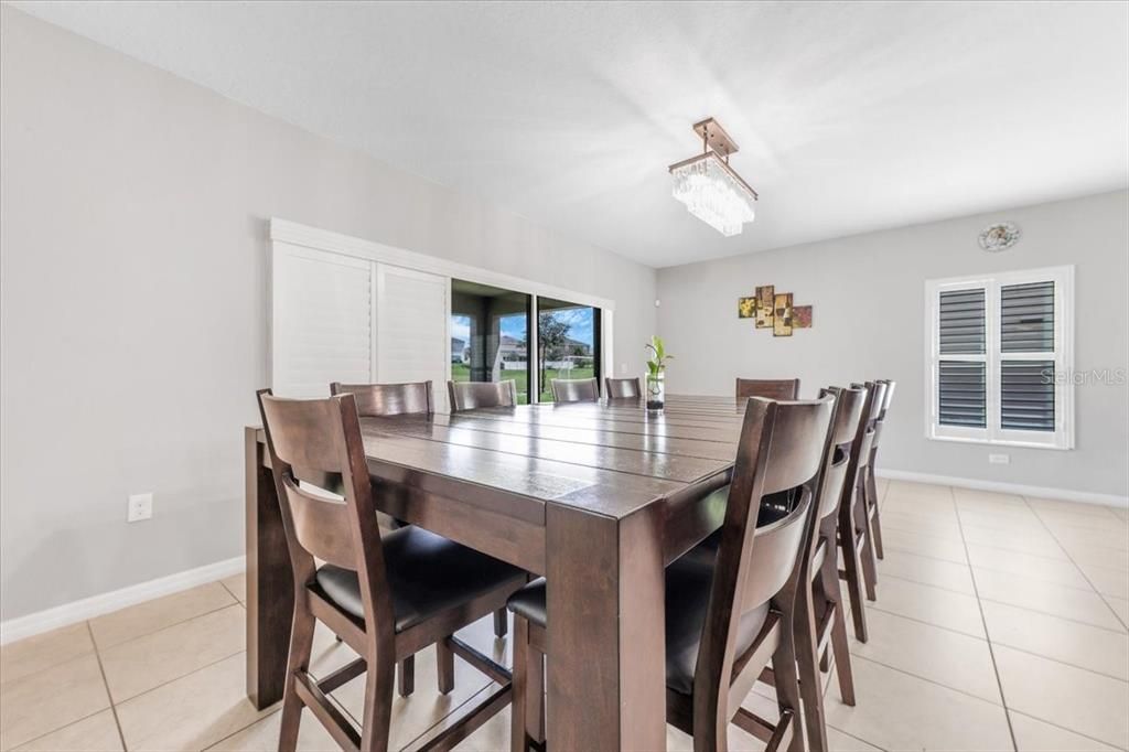 For Rent: $3,100 (6 beds, 4 baths, 3518 Square Feet)