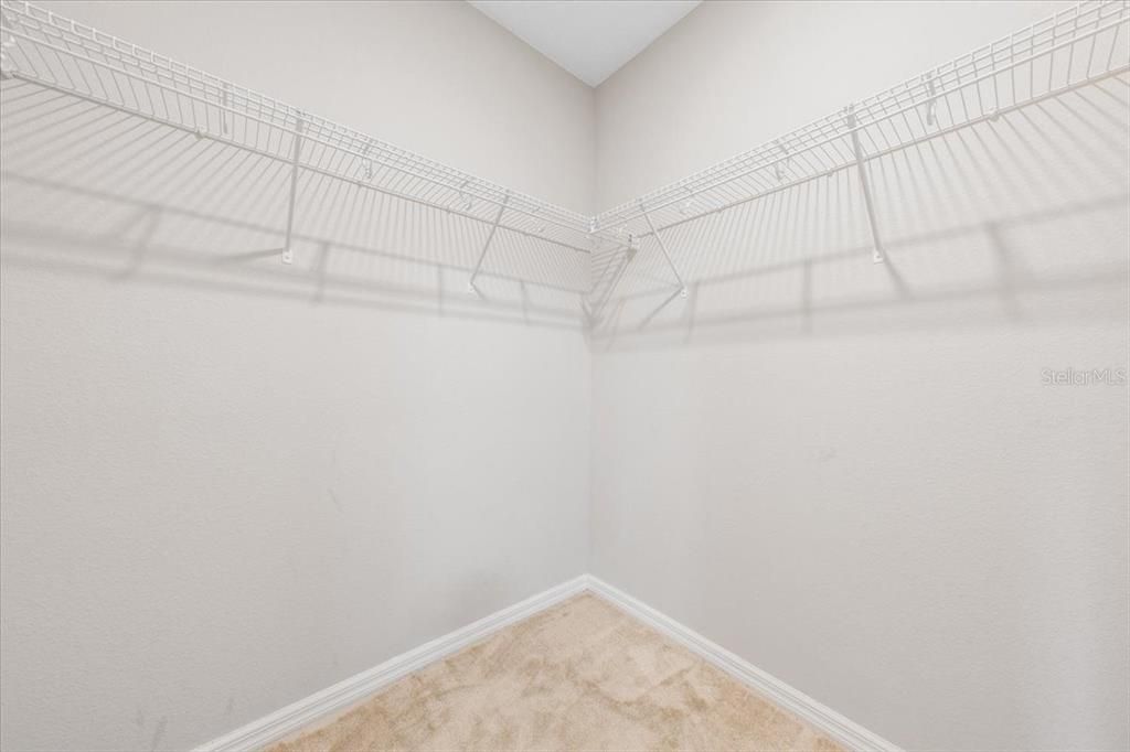 For Rent: $3,100 (6 beds, 4 baths, 3518 Square Feet)