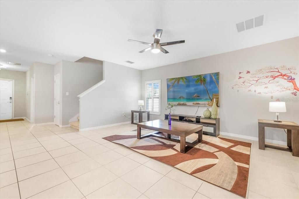 For Rent: $3,100 (6 beds, 4 baths, 3518 Square Feet)