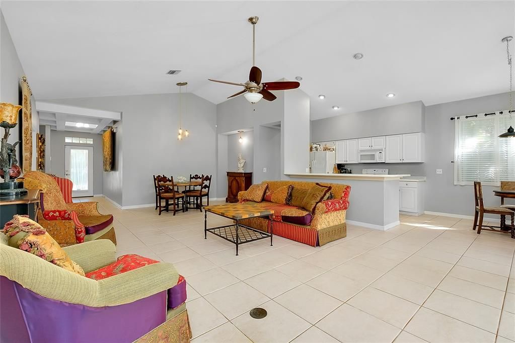 For Sale: $497,000 (3 beds, 2 baths, 1660 Square Feet)