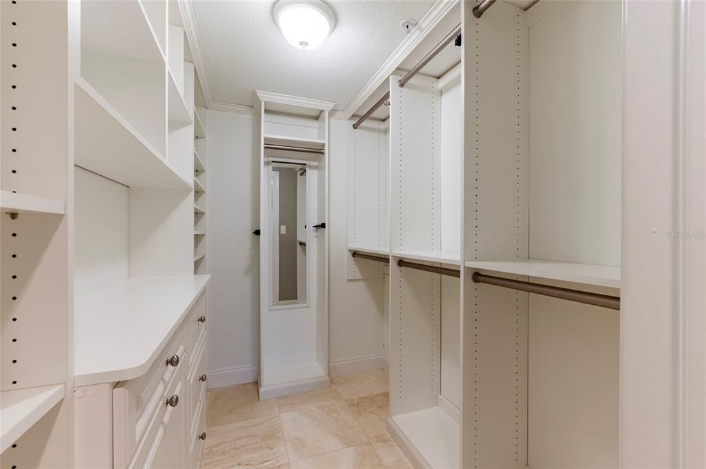 For Sale: $367,500 (2 beds, 2 baths, 1210 Square Feet)