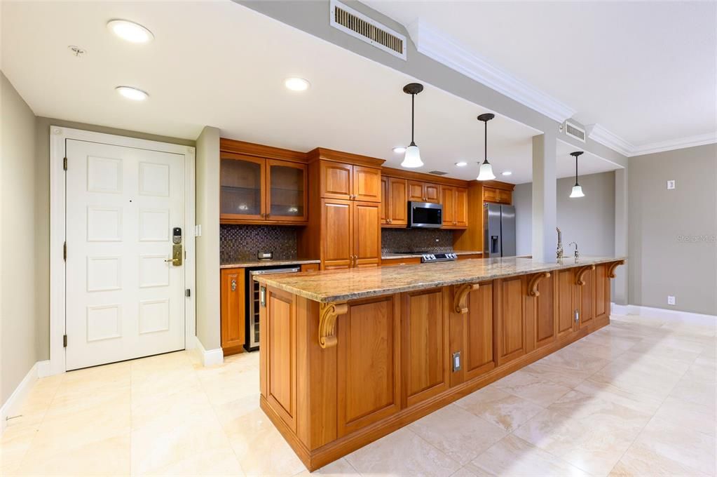 For Sale: $367,500 (2 beds, 2 baths, 1210 Square Feet)