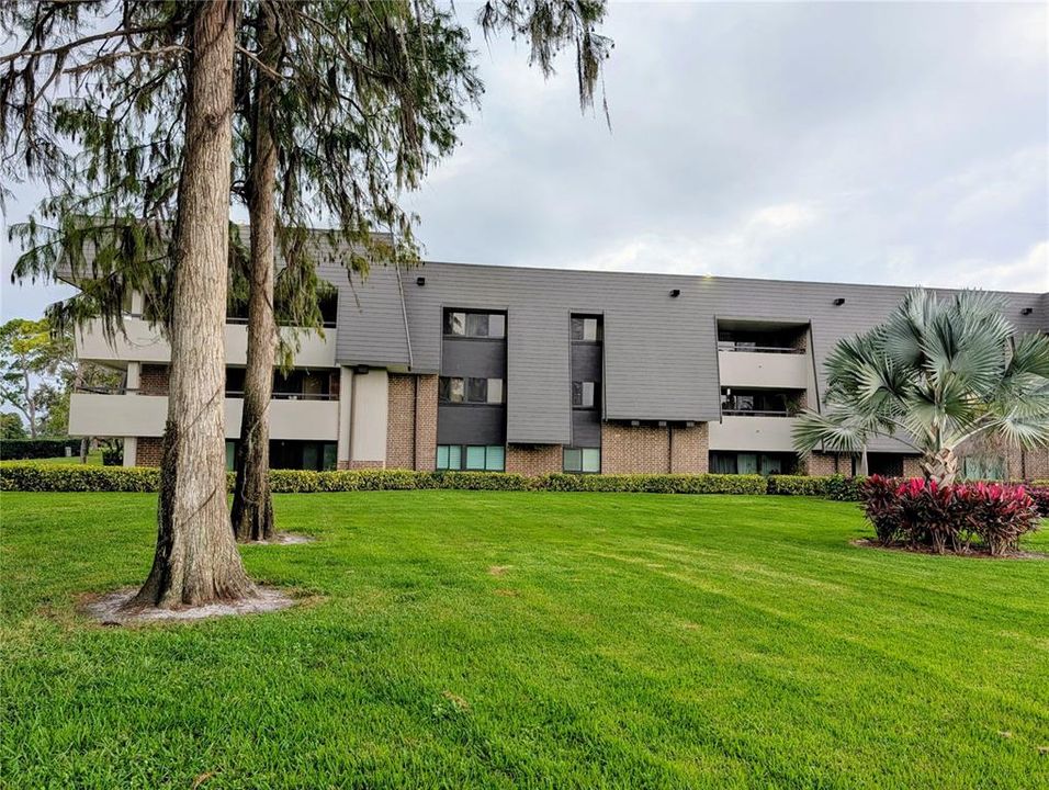 For Sale: $367,500 (2 beds, 2 baths, 1210 Square Feet)