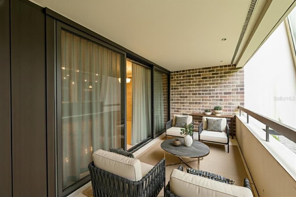 For Sale: $367,500 (2 beds, 2 baths, 1210 Square Feet)