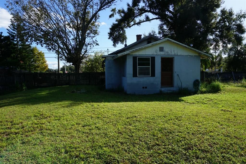 Activo con contrato: $225,000 (0.24 acres)