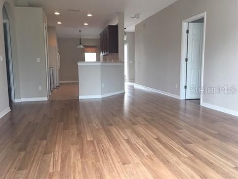 For Rent: $1,700 (3 beds, 2 baths, 1537 Square Feet)