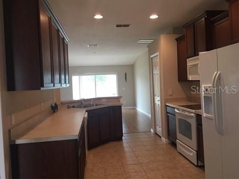For Rent: $1,700 (3 beds, 2 baths, 1537 Square Feet)