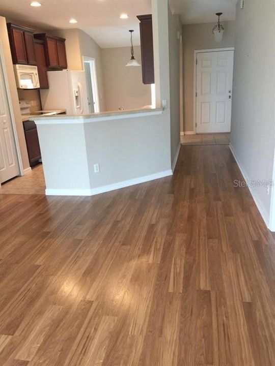 For Rent: $1,700 (3 beds, 2 baths, 1537 Square Feet)