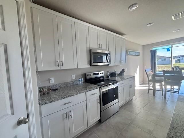 For Rent: $2,400 (4 beds, 3 baths, 1978 Square Feet)