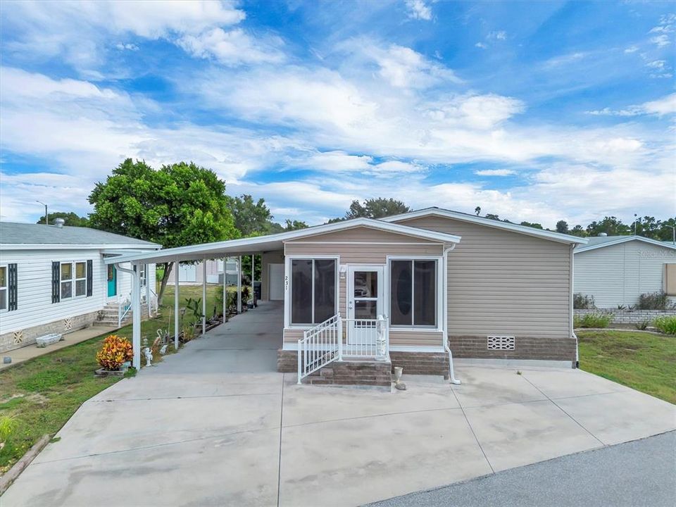 For Sale: $185,000 (3 beds, 3 baths, 1620 Square Feet)