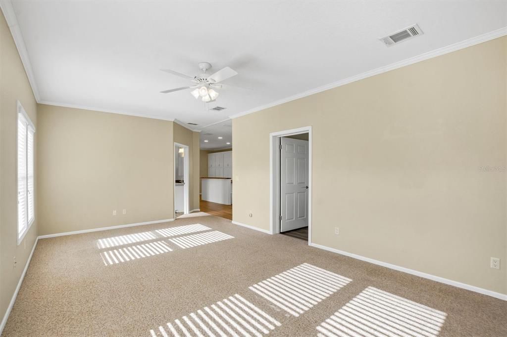 For Sale: $185,000 (3 beds, 3 baths, 1620 Square Feet)