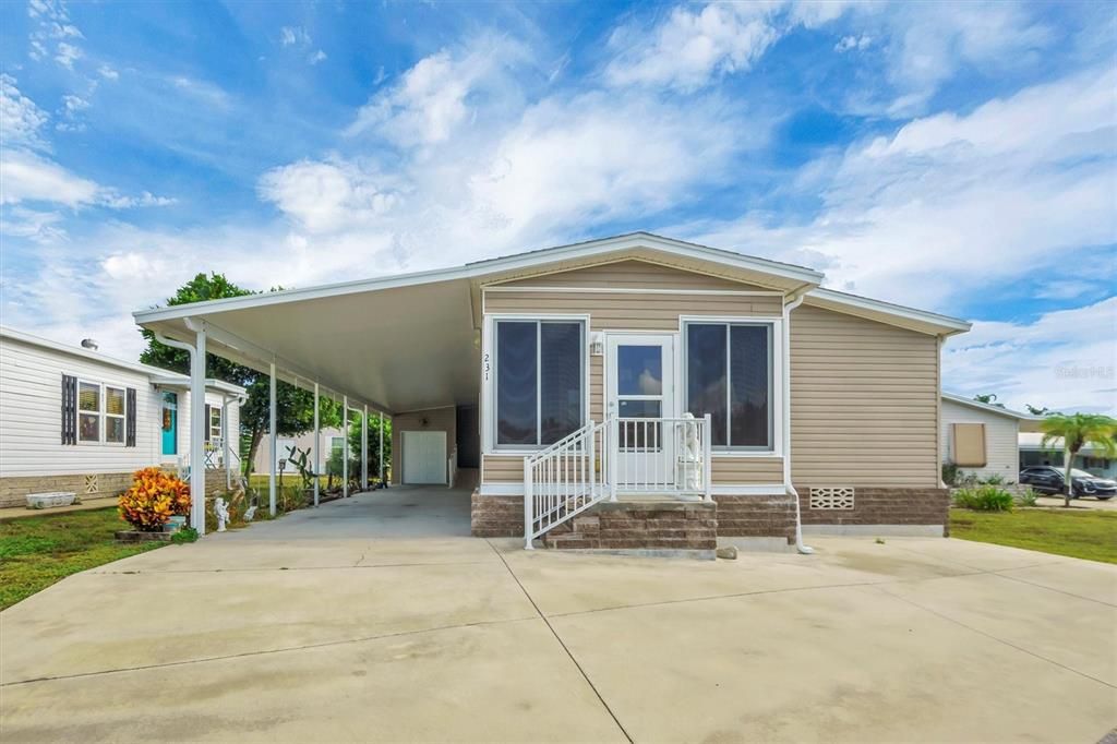 For Sale: $185,000 (3 beds, 3 baths, 1620 Square Feet)