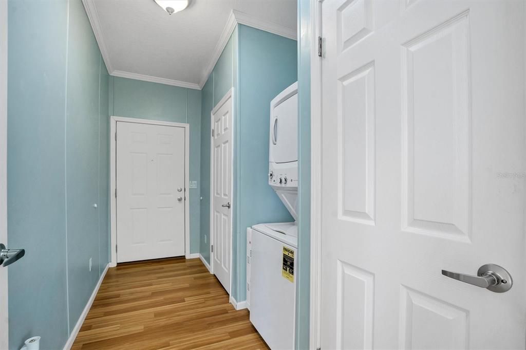 For Sale: $185,000 (3 beds, 3 baths, 1620 Square Feet)