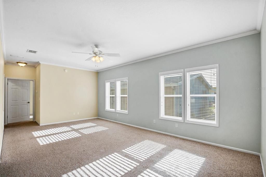 For Sale: $185,000 (3 beds, 3 baths, 1620 Square Feet)