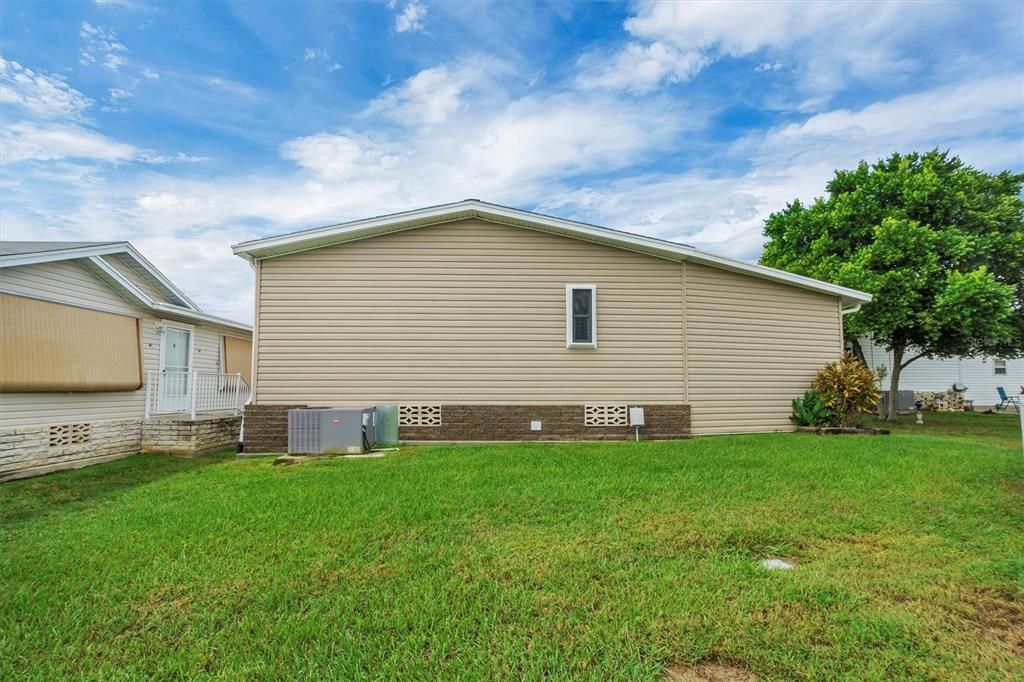 For Sale: $185,000 (3 beds, 3 baths, 1620 Square Feet)