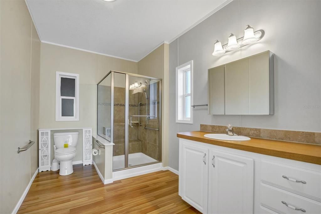 For Sale: $185,000 (3 beds, 3 baths, 1620 Square Feet)