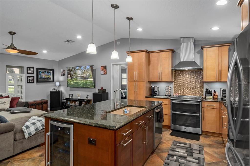 Active With Contract: $349,000 (3 beds, 2 baths, 1390 Square Feet)